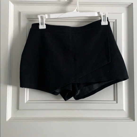 skort - Picture 1 of 1